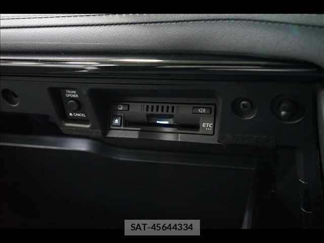 Toyota CROWN SEDAN 2018-06 7875908-6