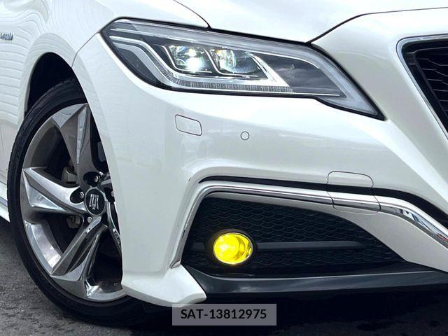 Toyota CROWN SEDAN 2019-01 7875909-12