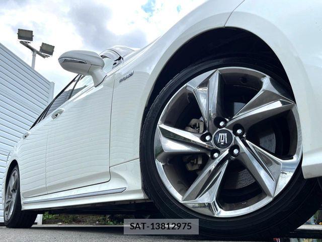 Toyota CROWN SEDAN 2019-01 7875909-13