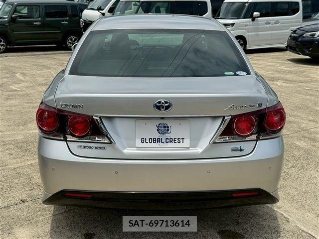 Toyota CROWN SEDAN 2017-05 7875912-12