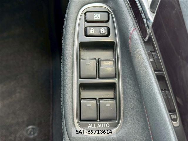 Toyota CROWN SEDAN 2017-05 7875912-17