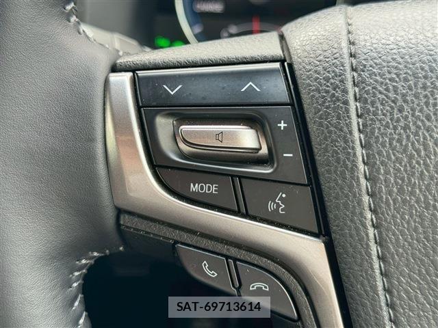 Toyota CROWN SEDAN 2017-05 7875912-27