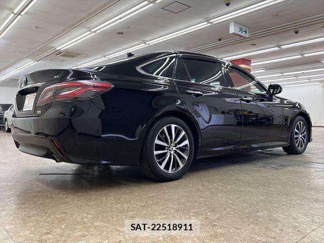 Toyota CROWN SEDAN 2019-06 7875914-17