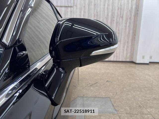 Toyota CROWN SEDAN 2019-06 7875914-24