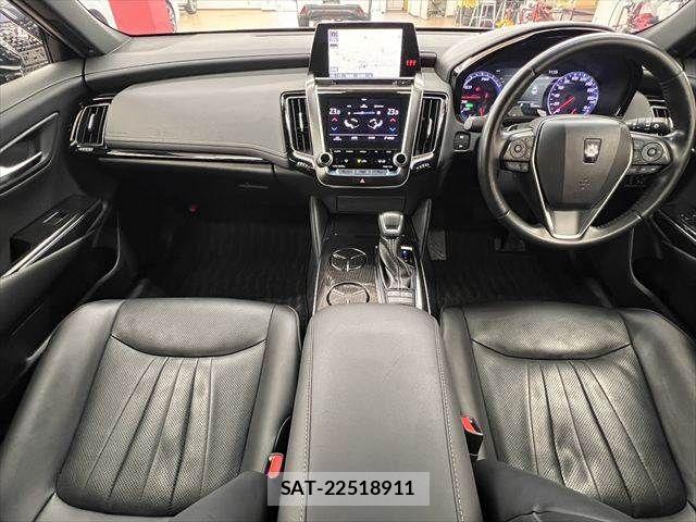 Toyota CROWN SEDAN 2019-06 7875914-2