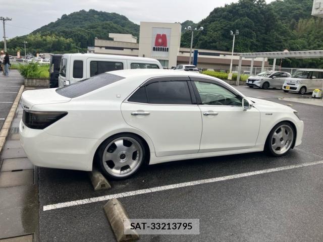 Toyota CROWN SEDAN 2015-09 7875925-2