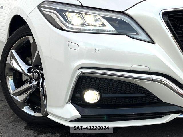 Toyota CROWN SEDAN 2018-10 7875906-11