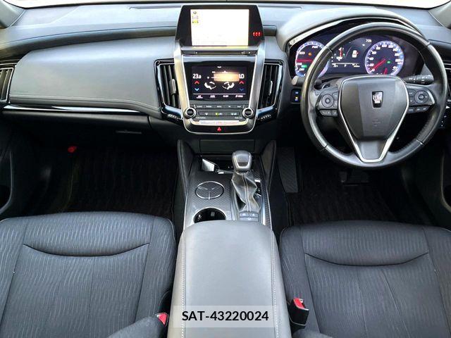 Toyota CROWN SEDAN 2018-10 7875906-1