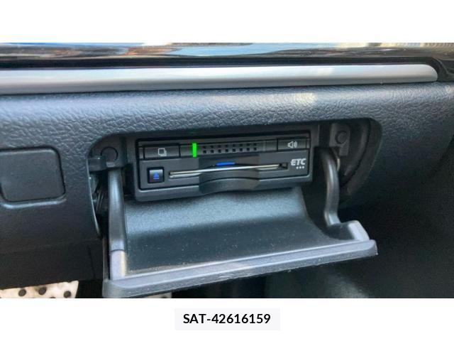 Toyota CROWN SEDAN 2017-03 7875916-26