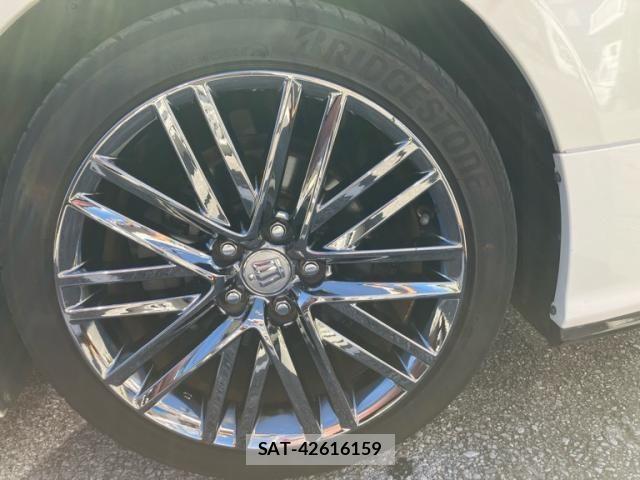 Toyota CROWN SEDAN 2017-03 7875916-3