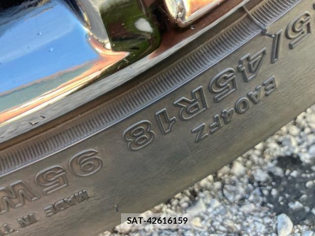 Toyota CROWN SEDAN 2017-03 7875916-4