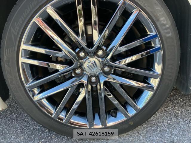 Toyota CROWN SEDAN 2017-03 7875916-6