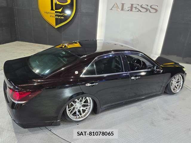 Toyota CROWN SEDAN 2015-10 7875918-1
