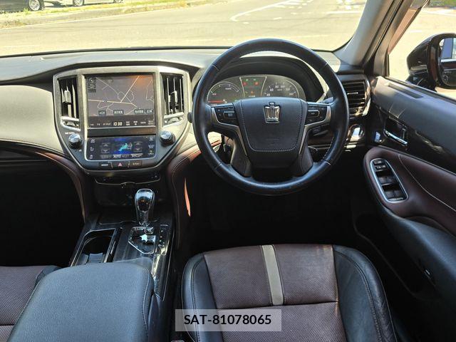 Toyota CROWN SEDAN 2015-10 7875918-19