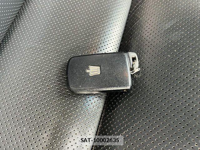 Toyota CROWN SEDAN 2015-02 7875917-25