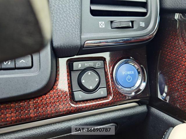 Toyota CROWN SEDAN 2016-08 7875913-17