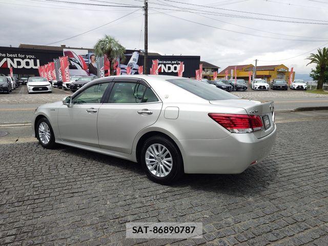 Toyota CROWN SEDAN 2016-08 7875913-3