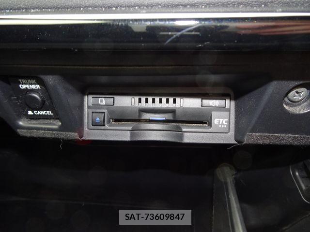 Toyota CROWN SEDAN 2018-06 7875910-26