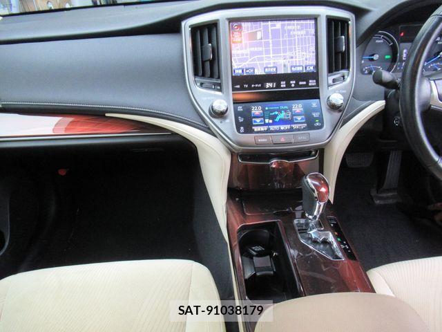 Toyota CROWN SEDAN 2014-08 7902457-1