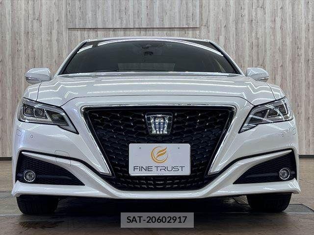 Toyota CROWN SEDAN 2018-07 7902456-13