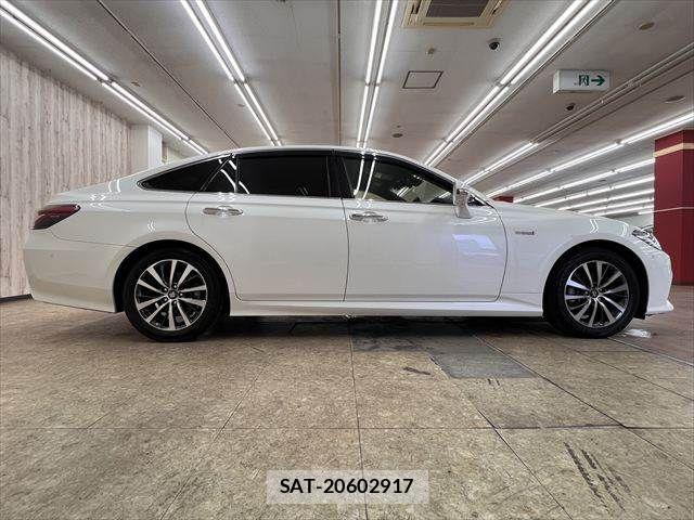 Toyota CROWN SEDAN 2018-07 7902456-15