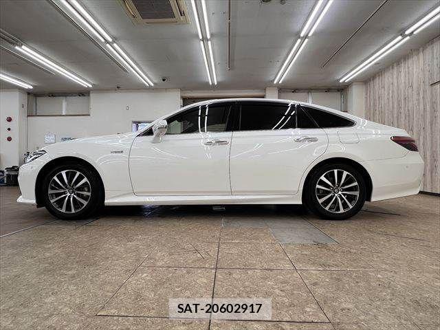 Toyota CROWN SEDAN 2018-07 7902456-19