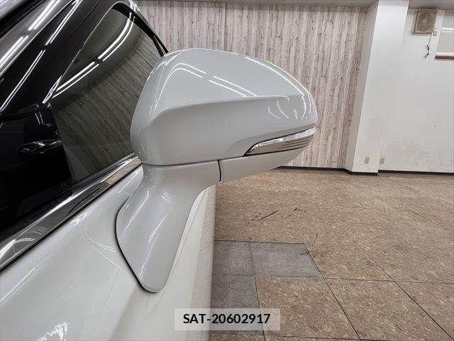 Toyota CROWN SEDAN 2018-07 7902456-24