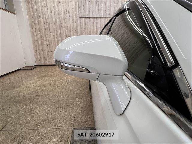 Toyota CROWN SEDAN 2018-07 7902456-25