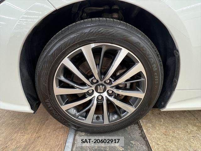 Toyota CROWN SEDAN 2018-07 7902456-28
