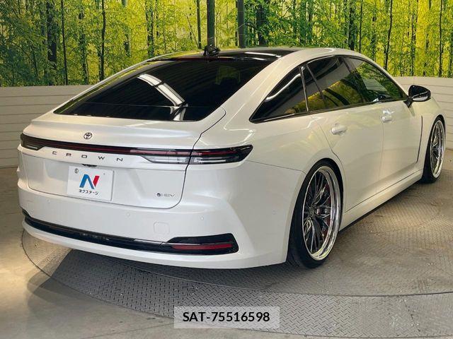 Toyota CROWN SEDAN 2024-09 7902451-17