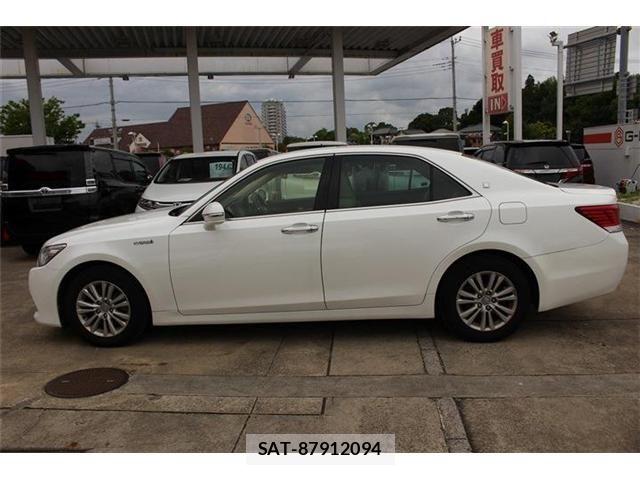 Toyota CROWN SEDAN 2014-02 7902458-9