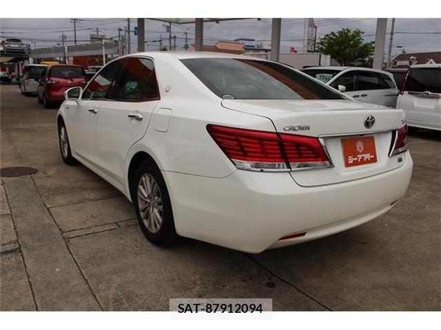 Toyota CROWN SEDAN 2014-02 7902458-10