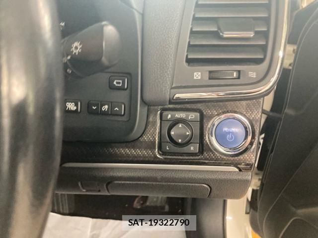 Toyota CROWN SEDAN 2014-09 7961045-12