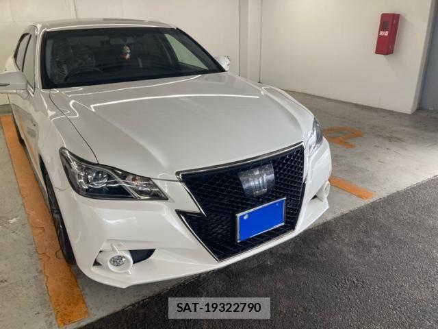 Toyota CROWN SEDAN 2014-09 7961045-1