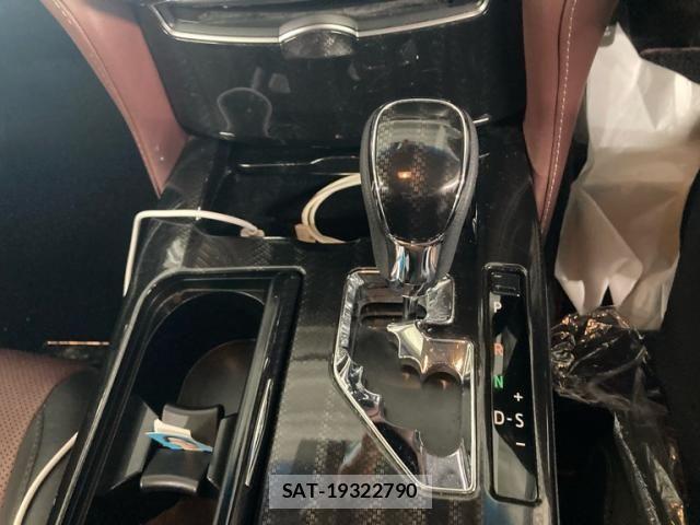 Toyota CROWN SEDAN 2014-09 7961045-20