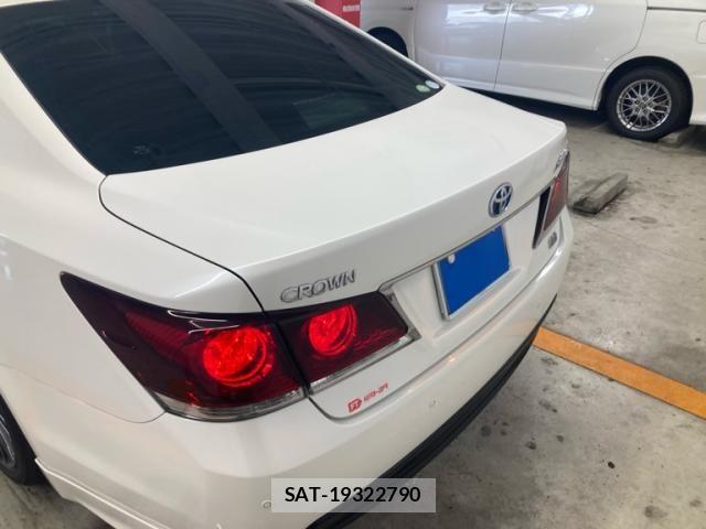 Toyota CROWN SEDAN 2014-09 7961045-3