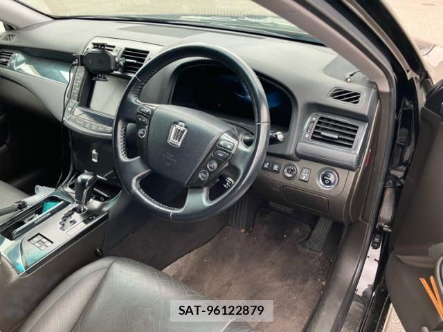 Toyota CROWN SEDAN 2008-09 7961052-13