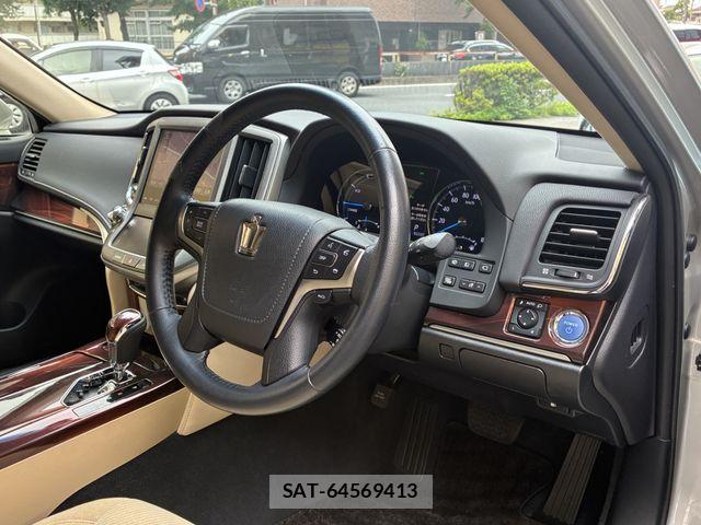 Toyota CROWN SEDAN 2013-08 7961050-11