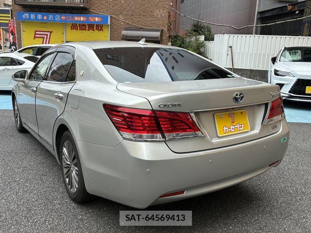 Toyota CROWN SEDAN 2013-08 7961050-2