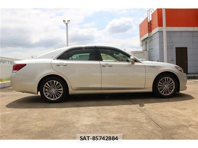 Toyota CROWN SEDAN 2014-10 7961048-13