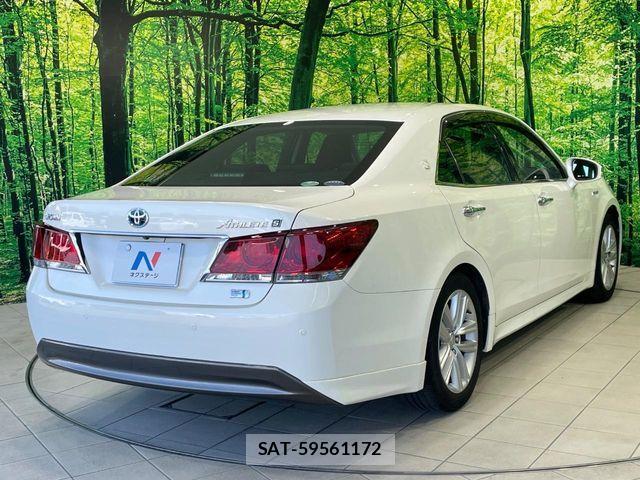 Toyota CROWN SEDAN 2013-07 7961046-16