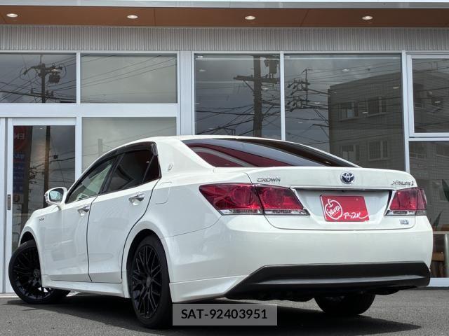 Toyota CROWN SEDAN 2014-04 7961047-10