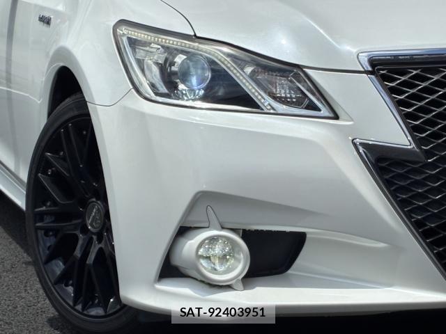 Toyota CROWN SEDAN 2014-04 7961047-16