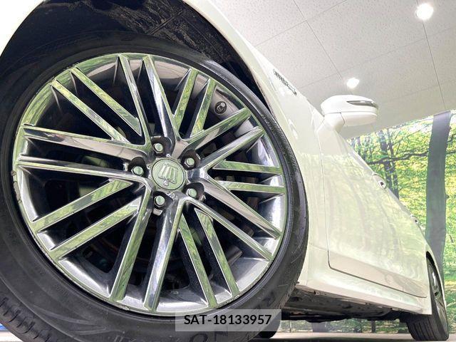 Toyota CROWN SEDAN 2013-06 7961043-12