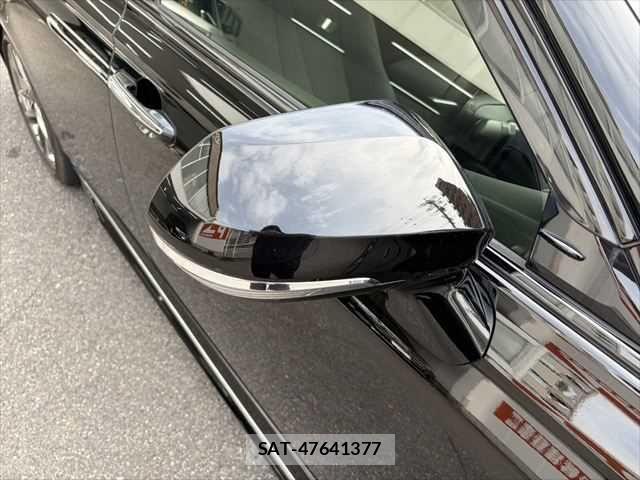 Toyota CROWN SEDAN 2019-01 7961041-20