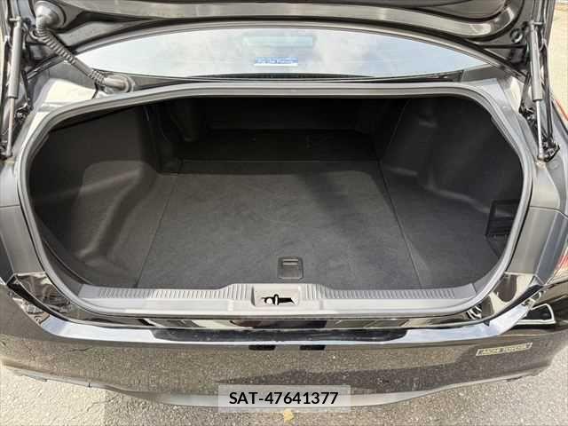 Toyota CROWN SEDAN 2019-01 7961041-7