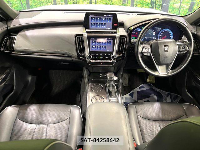 Toyota CROWN SEDAN 2019-03 7978885-1