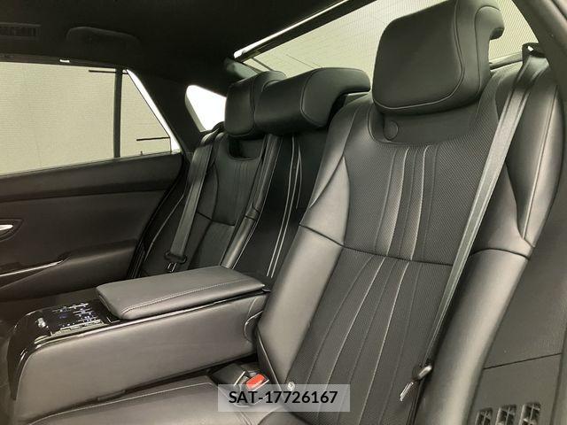 Toyota CROWN SEDAN 2018-06 7978894-20