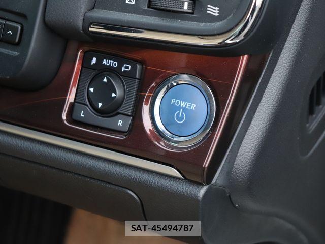 Toyota CROWN SEDAN 2013-09 7978900-28