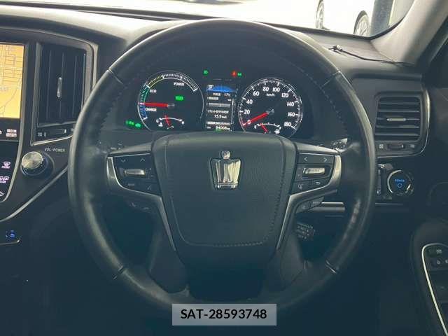 Toyota CROWN SEDAN 2017-06 7978896-13